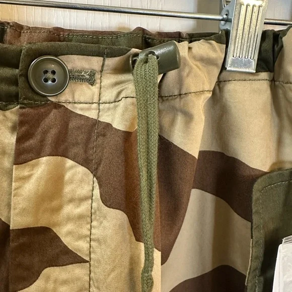 Good American Camouflage parachute Pants small will fit medium. - Picture 4 of 6